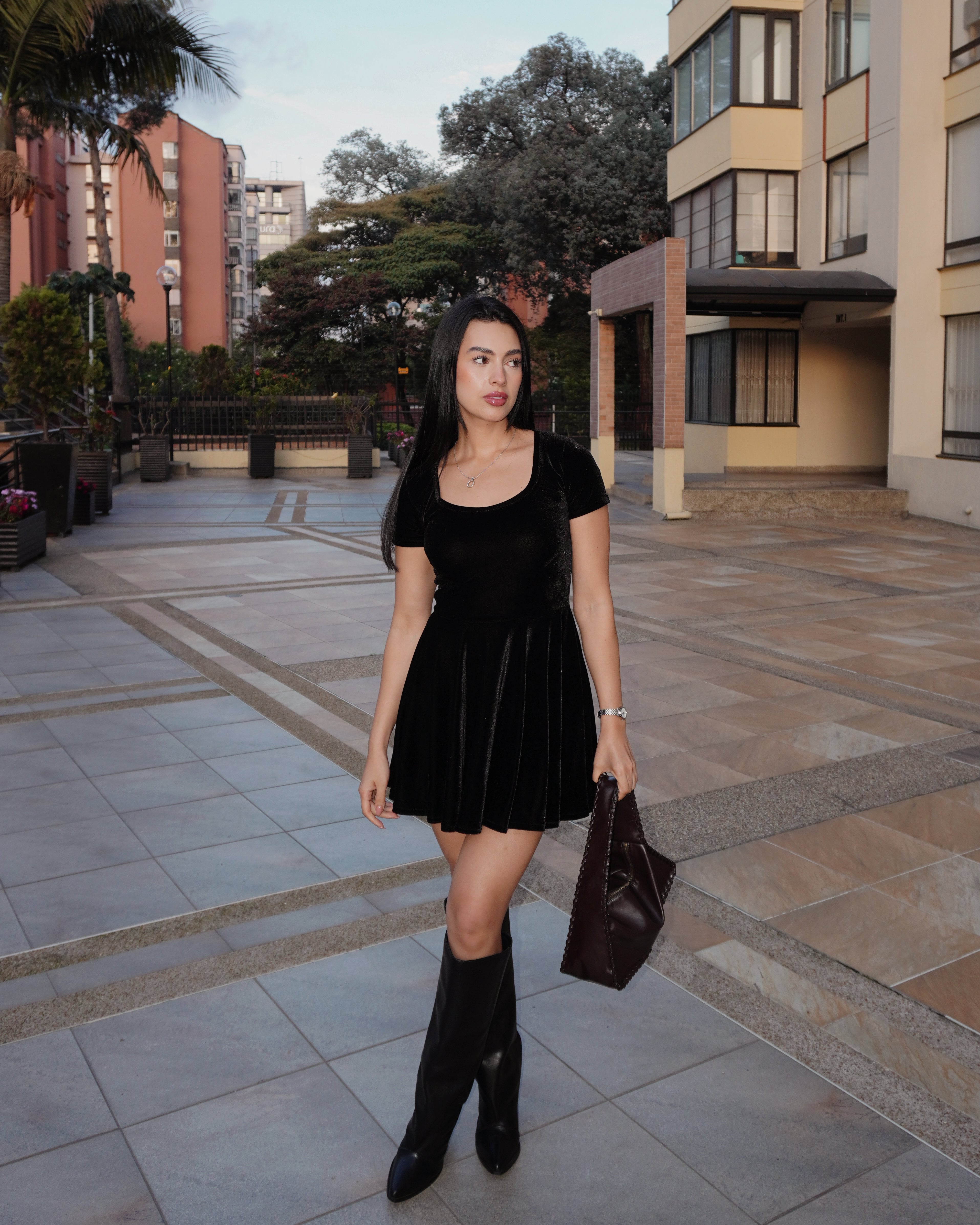 Vestido Velvet Cheli Negro